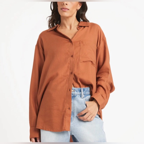 RVCA oversized button front top - L - Picture 1 of 10
